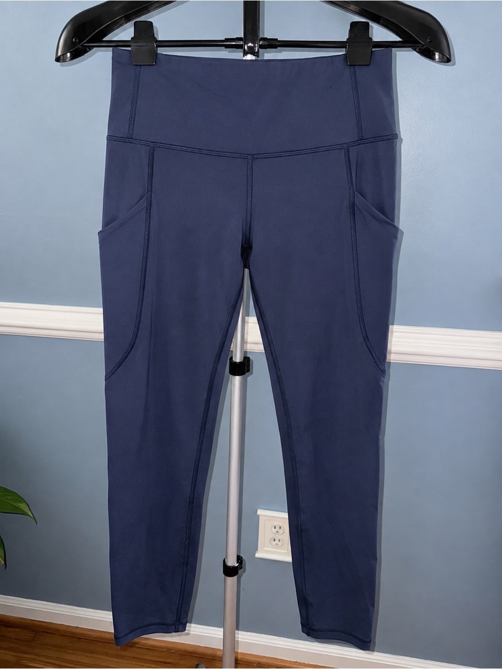 Athleta High Rise Navy Blue 7/8 Leggings | Size Small|  Side Pockets